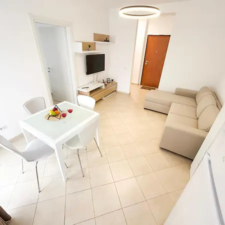 Apartment Veronika & Barbora With Swimming Pool Golem (Tirana)