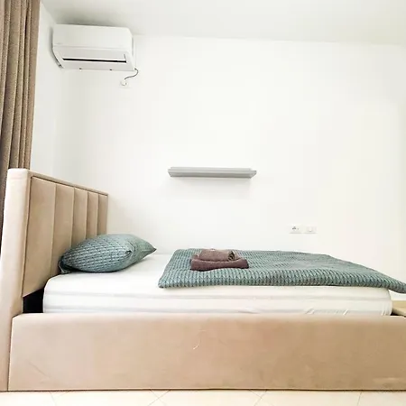 Apartment Veronika & Barbora With Swimming Pool Golem (Tirana)