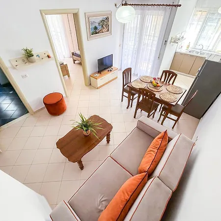 Veronika & Barbora With Swimming Pool Apartment *
