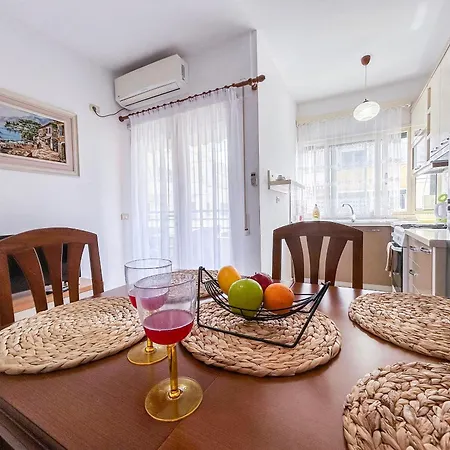 Apartment Veronika & Barbora With Swimming Pool *