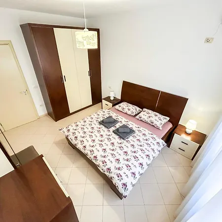 Apartment Veronika & Barbora With Swimming Pool *