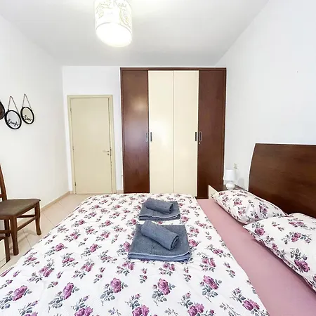Apartment Veronika & Barbora With Swimming Pool Golem (Tirana)