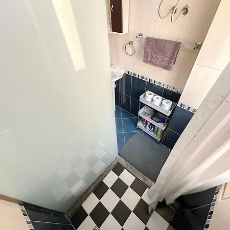Veronika & Barbora With Swimming Pool Apartment Golem (Tirana)